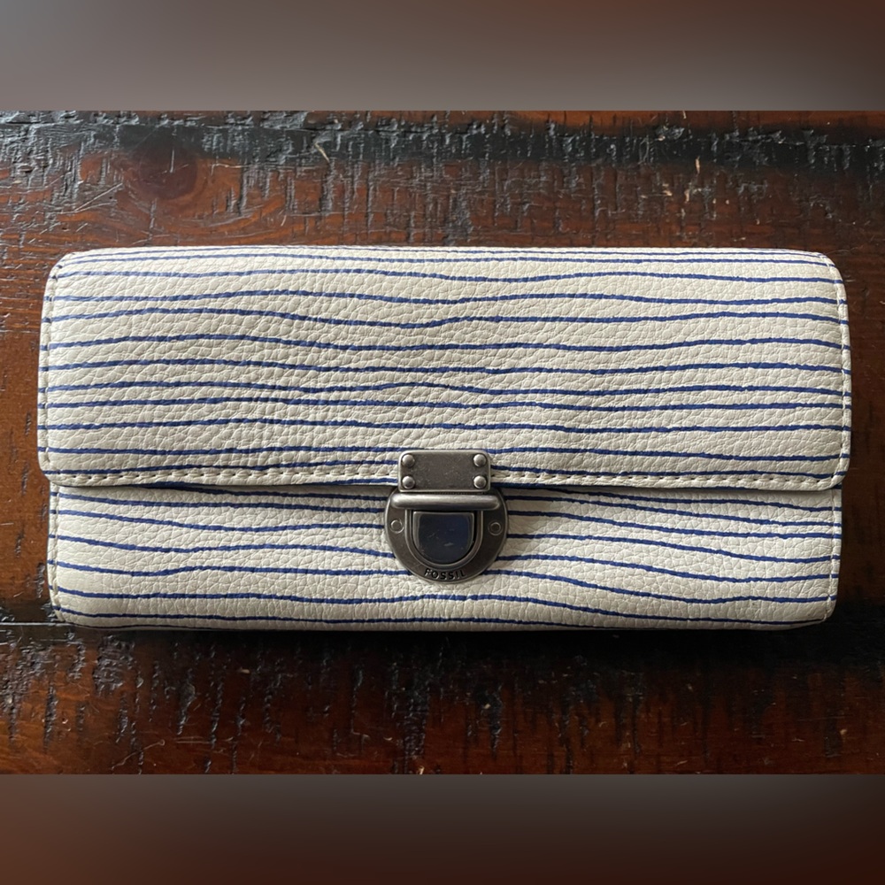 Vintage Riley Fossil White and navy genuine leather clutch wallet ELVC~